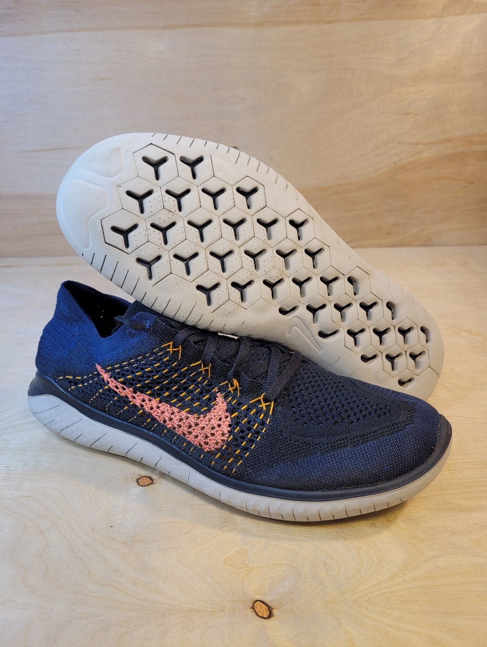 Nike Free RN Flyknit 2018 Athletic Running Lightweight Sneakers - Picture 9 of 10